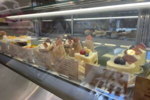 パティスリーシュクレサレの店内