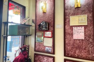 シャルロットの店内
