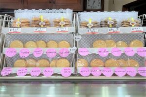 シャルロットの店内