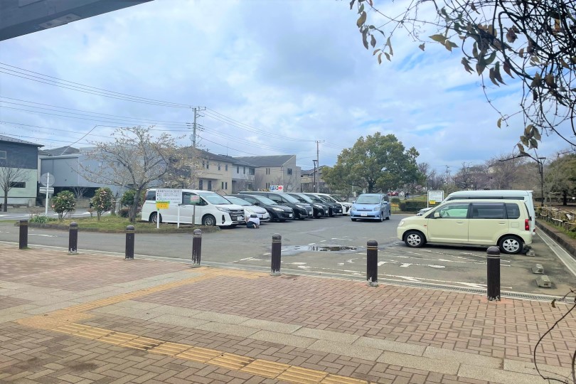 坪井近隣公園の駐車場